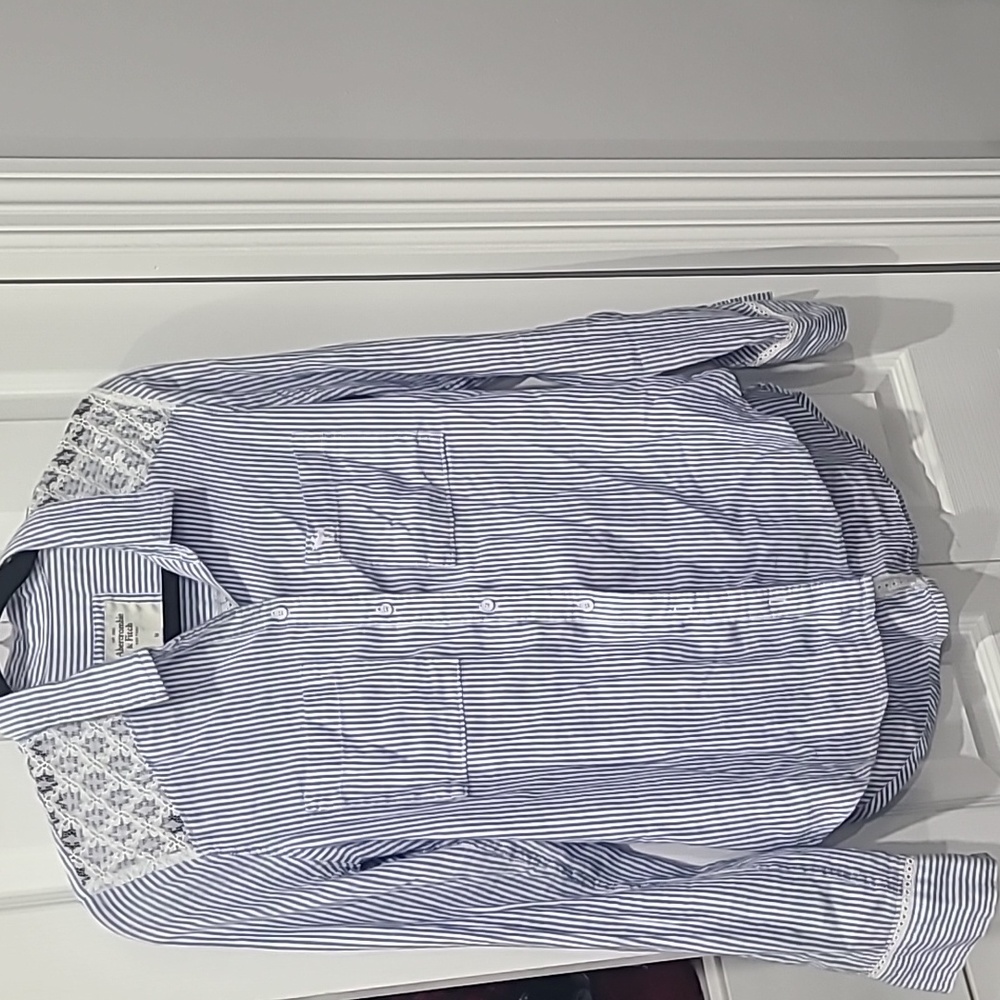 Abercrombie and Fitch y2k vintage lace blue striped collared shirt